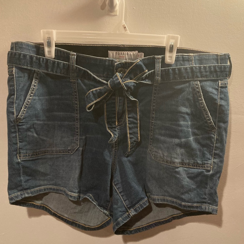 Torrid size 16 tie waste utility denim short vintage style paper bag tie